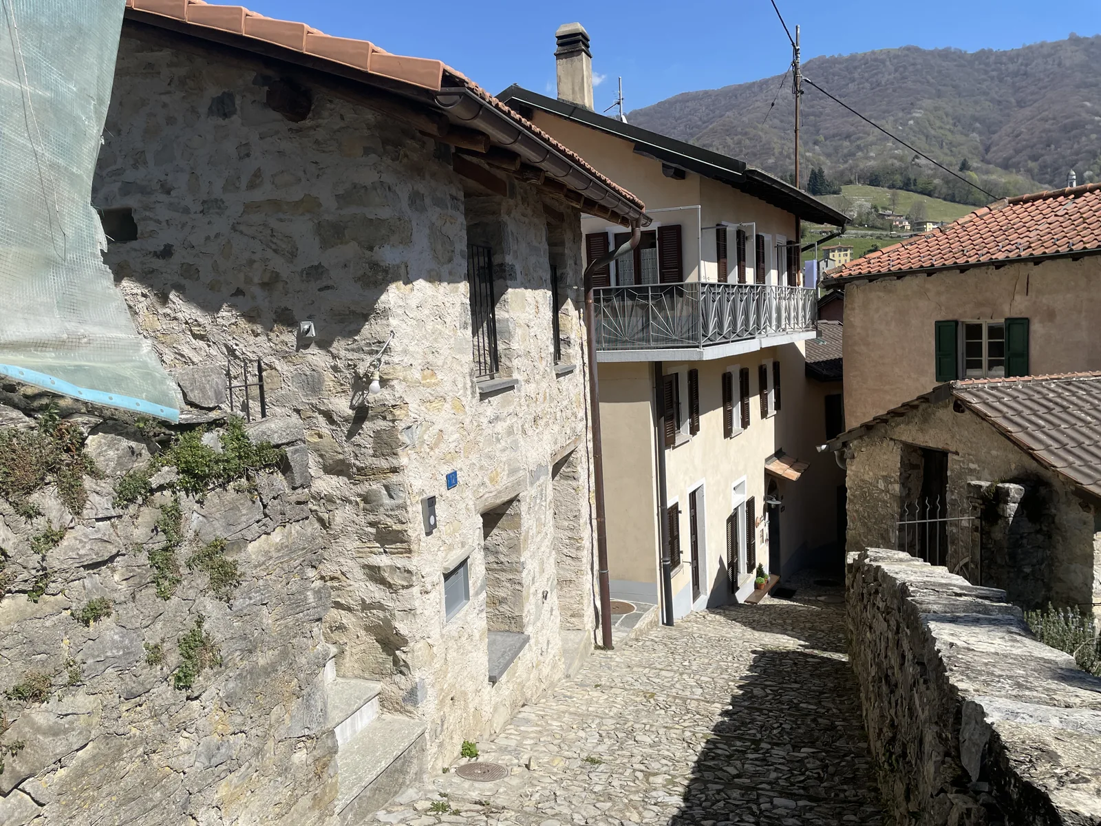 La strada vecchia · Campora
